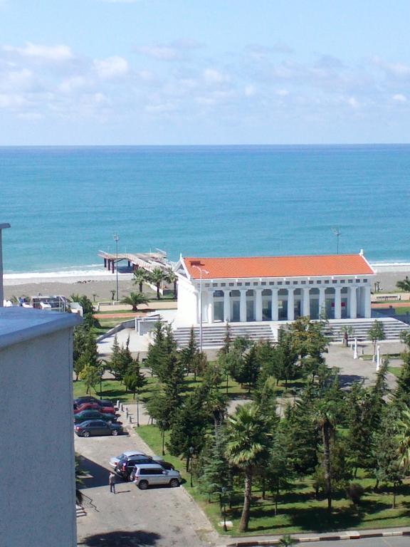 Apartments Batumi バトゥーミ 部屋 写真