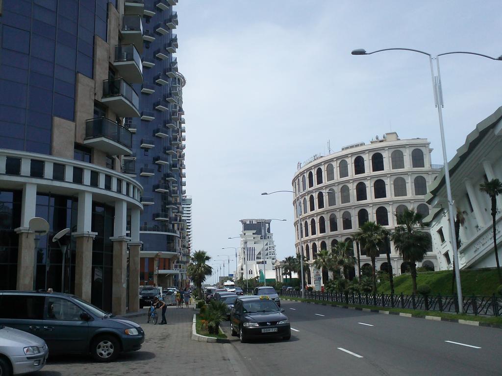 Apartments Batumi バトゥーミ エクステリア 写真