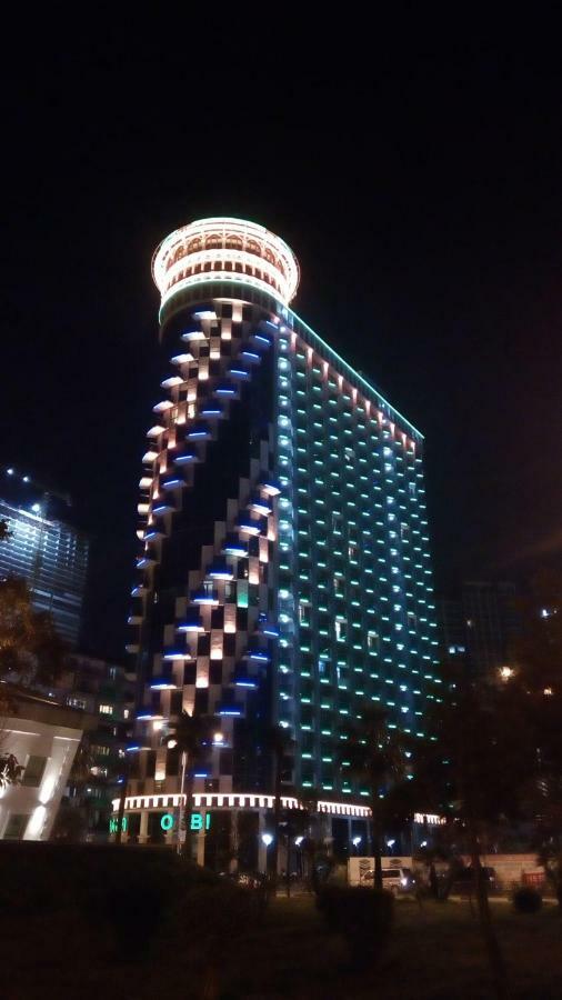 Apartments Batumi バトゥーミ エクステリア 写真